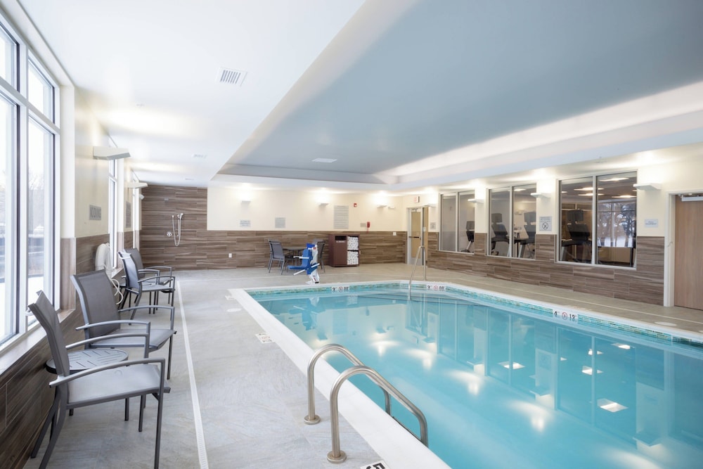 Fairfield Inn and Suites by Marriott Northfield - photo 13