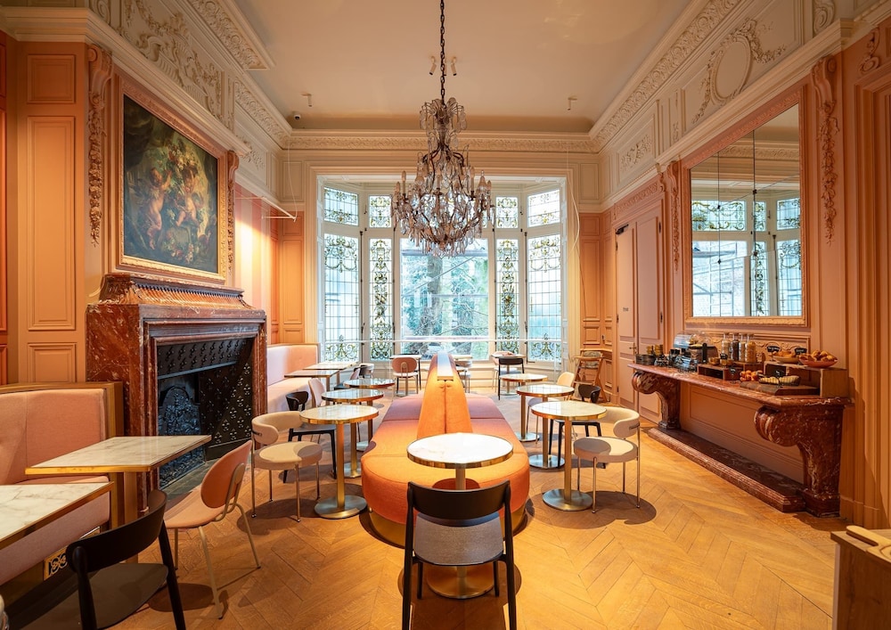 Central Hostel Lille — 4-Star Luxury Hotel in Lille, France