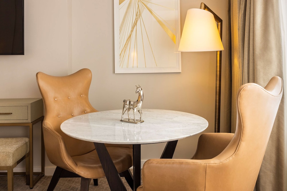 The Statler Dallas Curio Collection By Hilton - photo 33