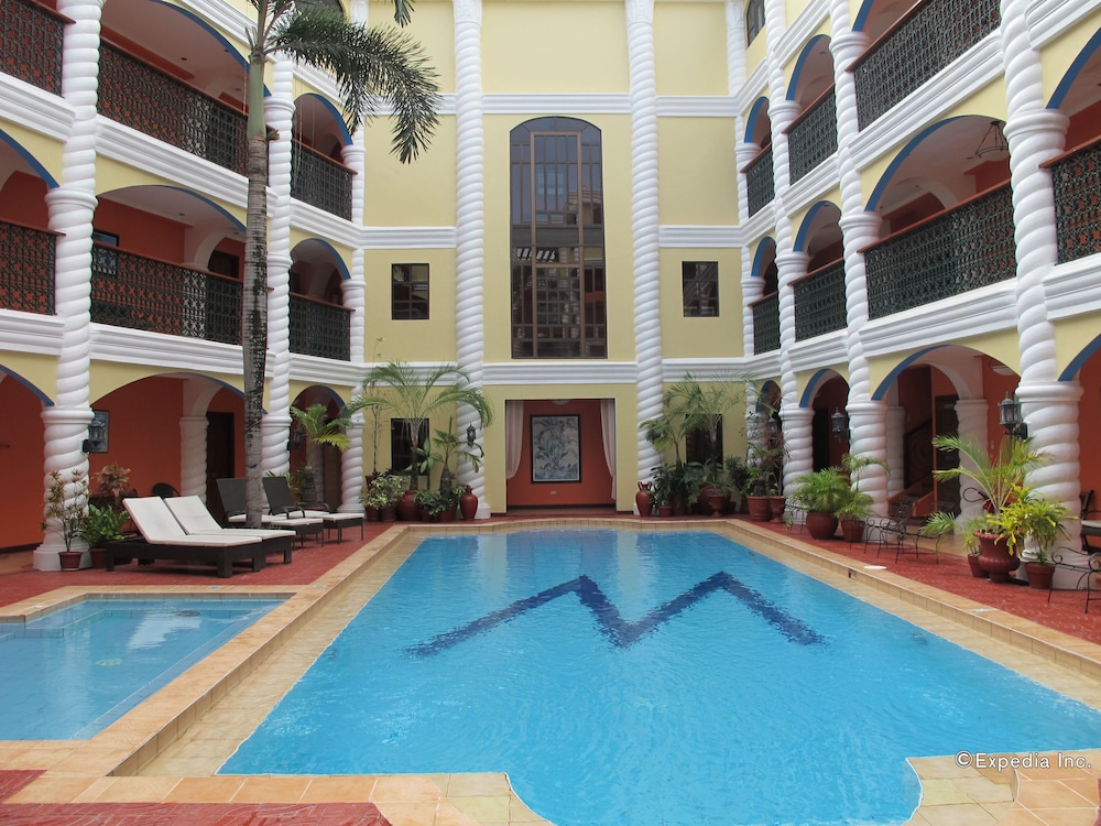 Marco Vincent Dive Resort in Puerto Galera, Philippines