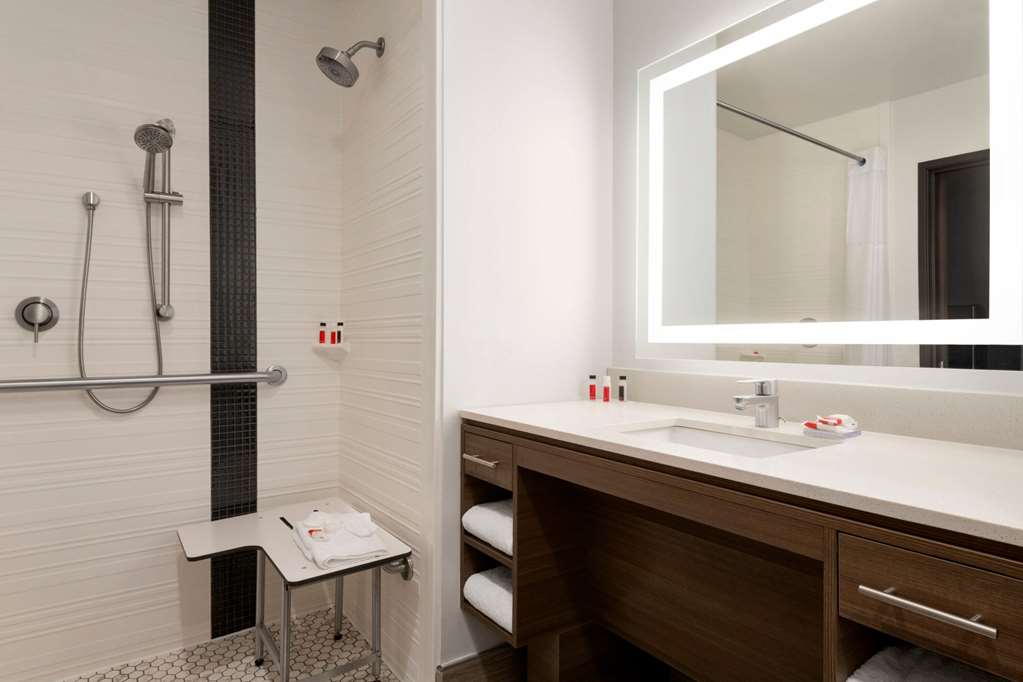 Days Inn & Suites by Wyndham Beaumont West I 10 & Walden - photo 19