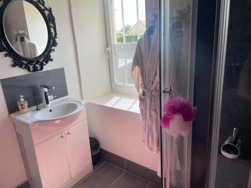 Nolelya - last minute hotel in Saint-Remy-En-Rollat