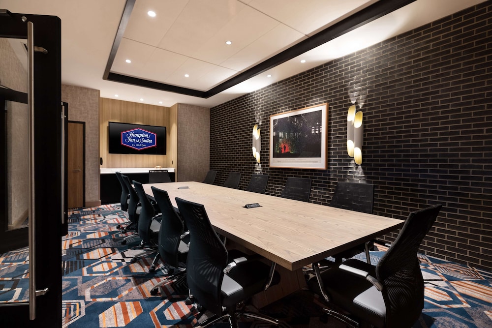 Hampton Inn & Suites Watertown Boston - photo 31