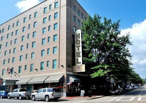 The Governor Dinwiddie Hotel — Portsmouth
