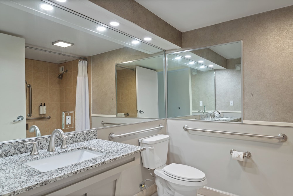 Crowne Plaza Executive Center Baton Rouge by IHG - photo 18