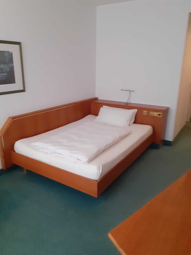 KHGM Kaiserhof Hotel GmbH — Fuerstenwalde — photo 4