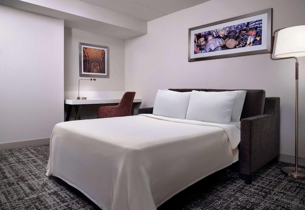 Hilton Garden Inn Detroit Downtown - photo 7