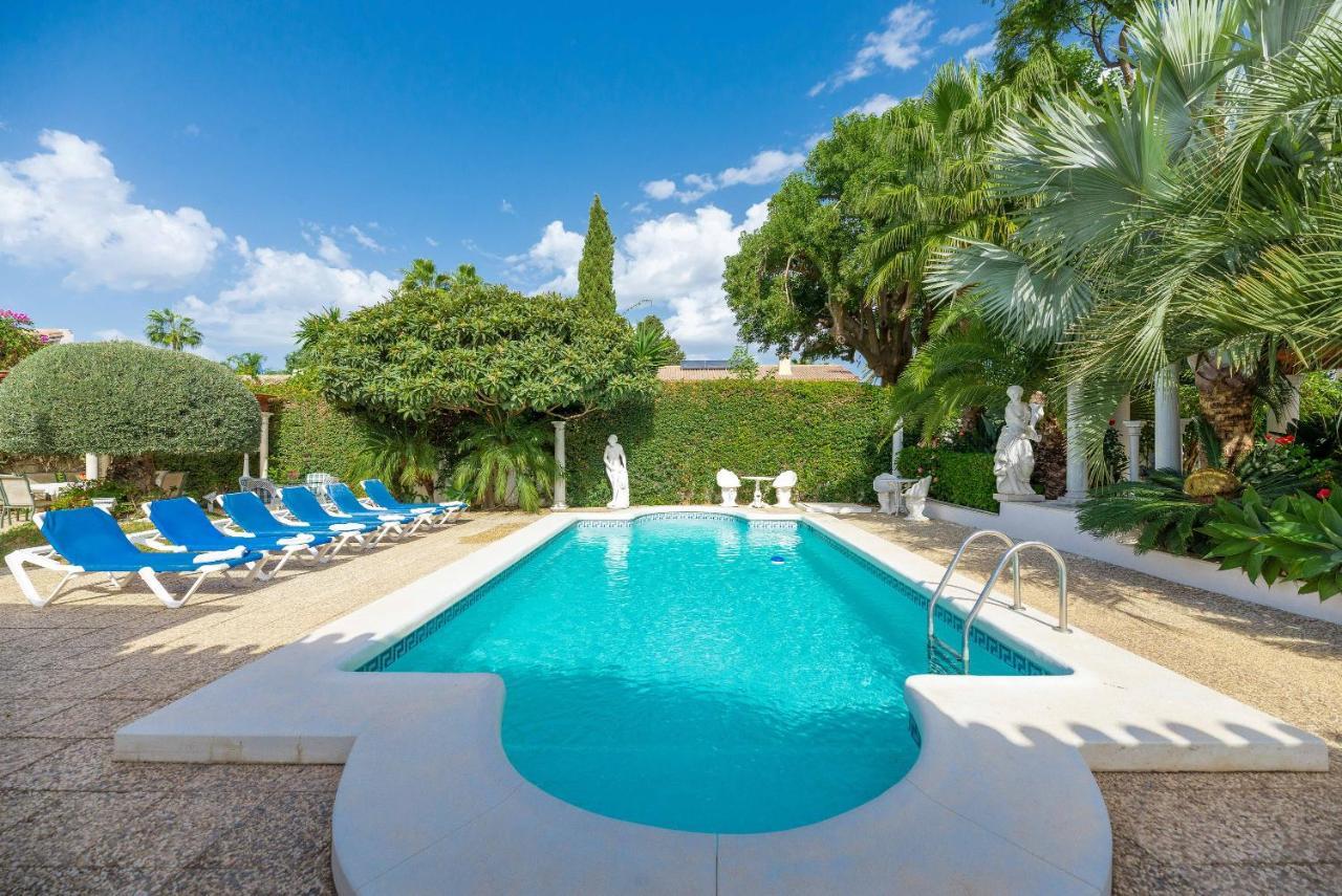 Lovely Villa las Palmeras — 4-Star Luxury Hotel in Marbella, Spain