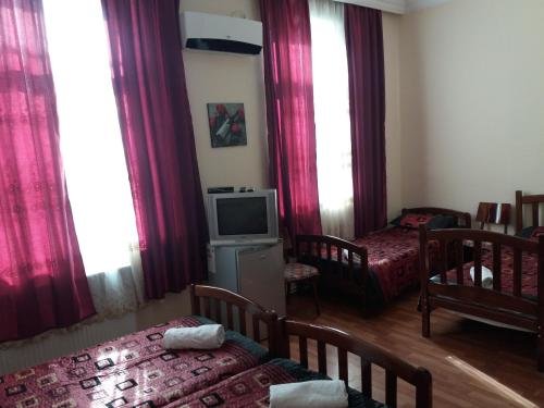 Gis Guest House