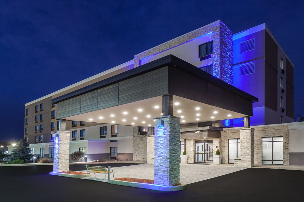 Holiday Inn Express Hotel & Suites Providence Woonsocket by IHG - photo 28