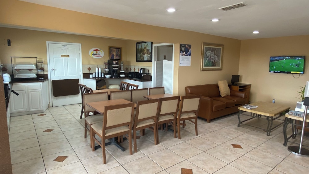 Super 8 by Wyndham Decatur Texas - photo 22