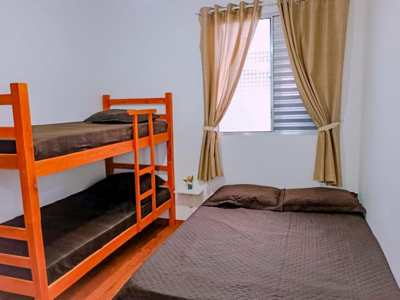 Apartamento Bairro Chácara Vista Linda com suíte Bertioga Prox ao SESC Riviera Indaiá — 4-Star Luxury Hotel in Bertioga, Brasil