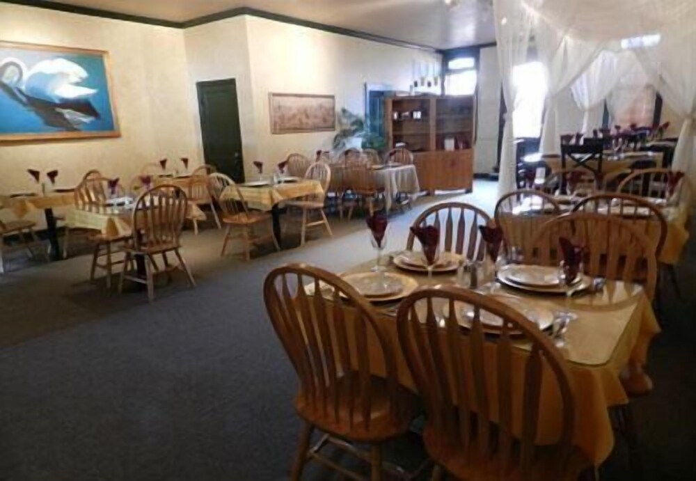 La Plaza Inn - photo 73