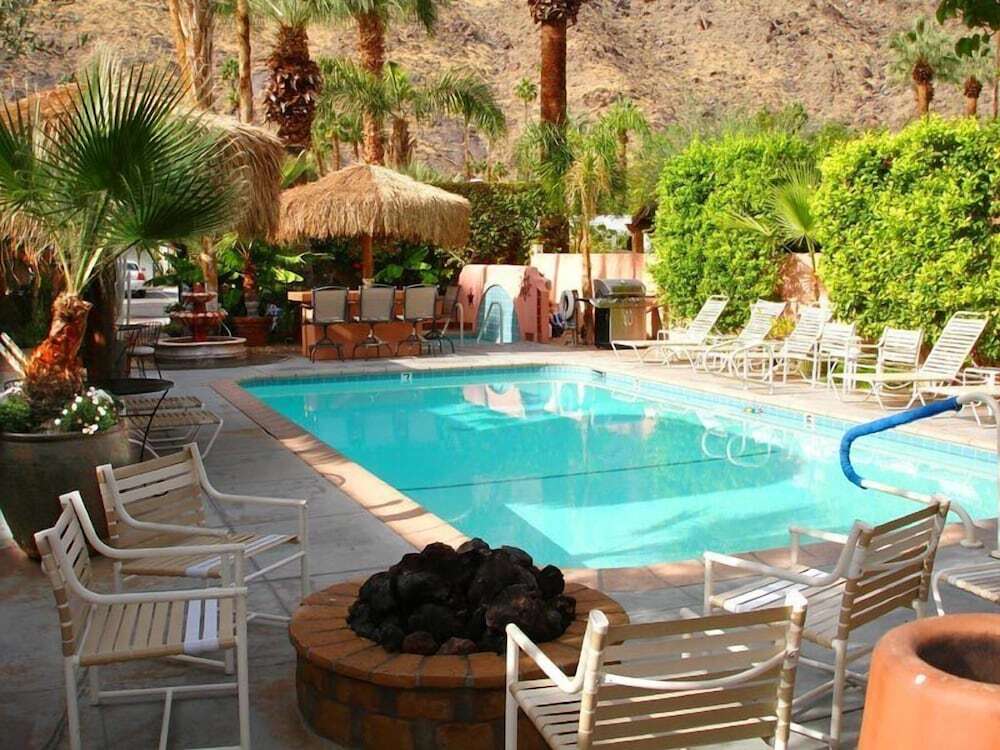 Coyote Inn 21 and Over a Town and Desert Boutique Hotel - photo 18