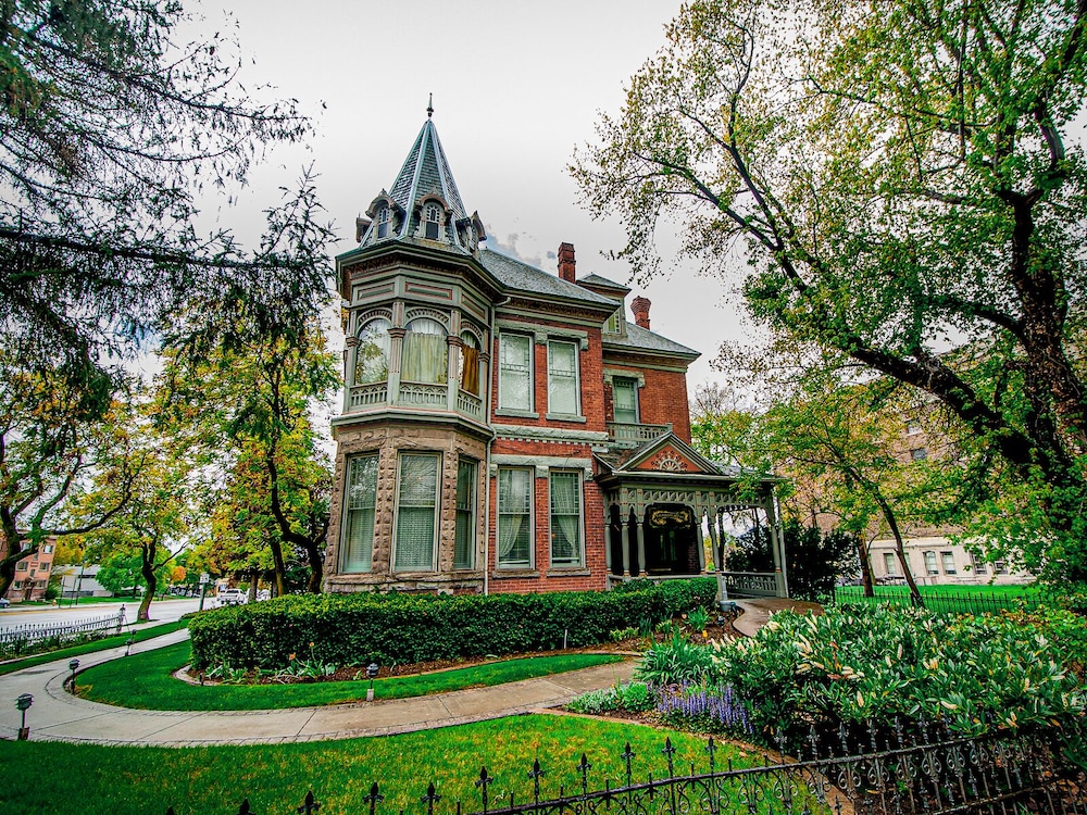 Anniversary Inn South Temple — Salt Lake City