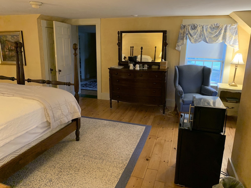 Lovett s Inn and Restaurant - photo 27