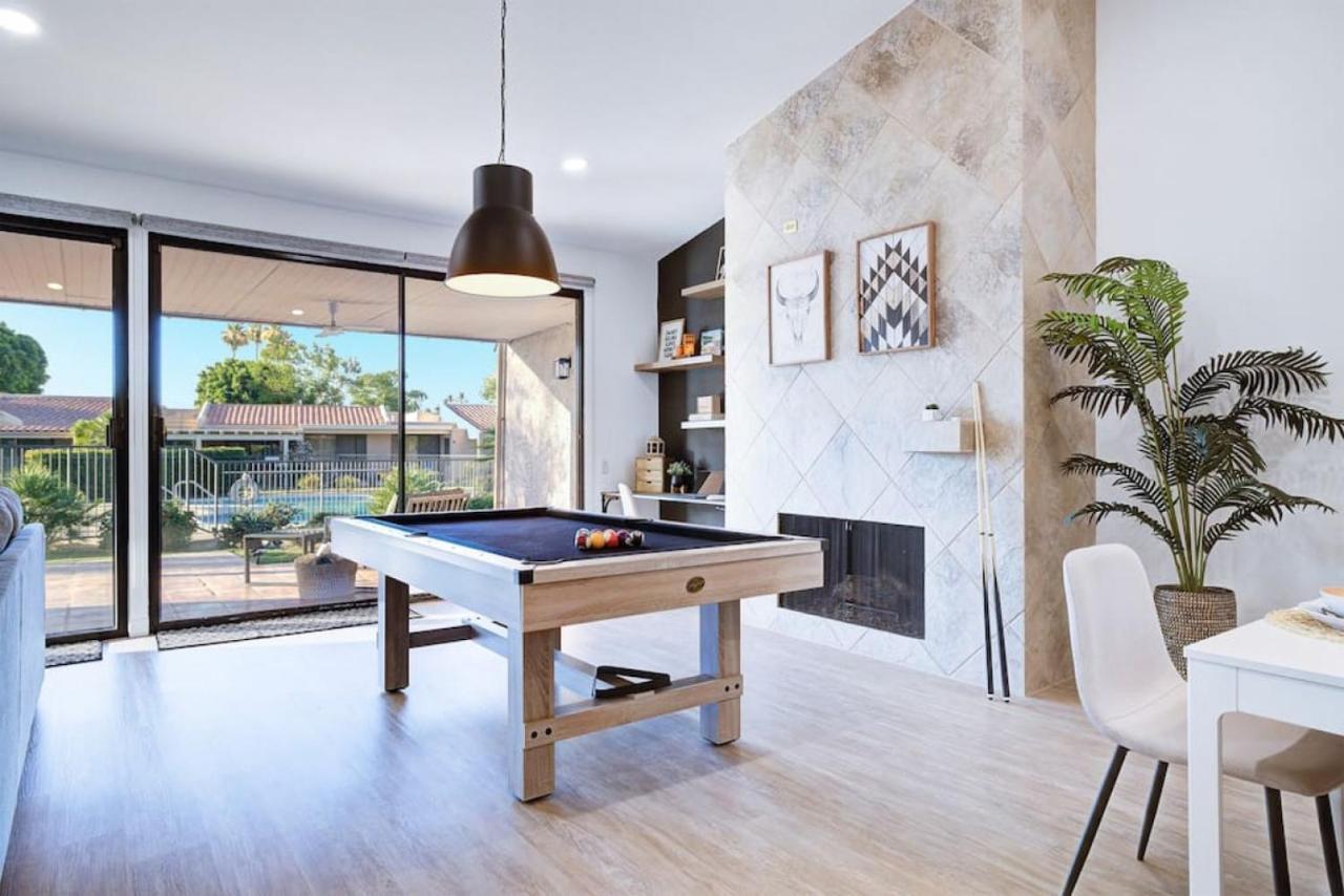 Cali Desert Life Pool Golf Cart Tennis Bikes in Indian Wells, United States