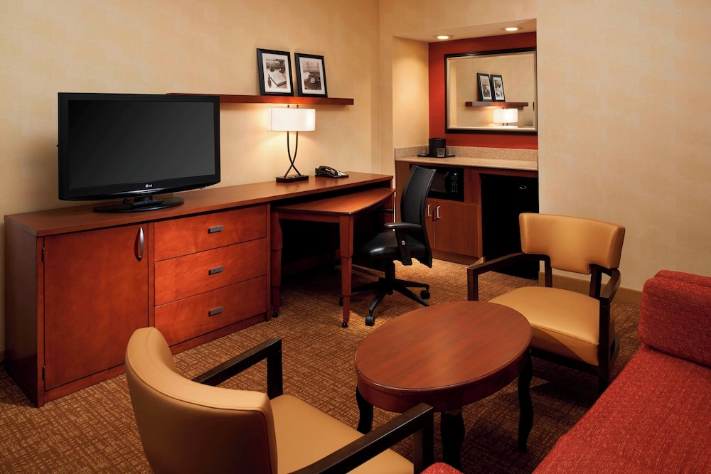 Courtyard by Marriott Dayton South Mall - photo 9