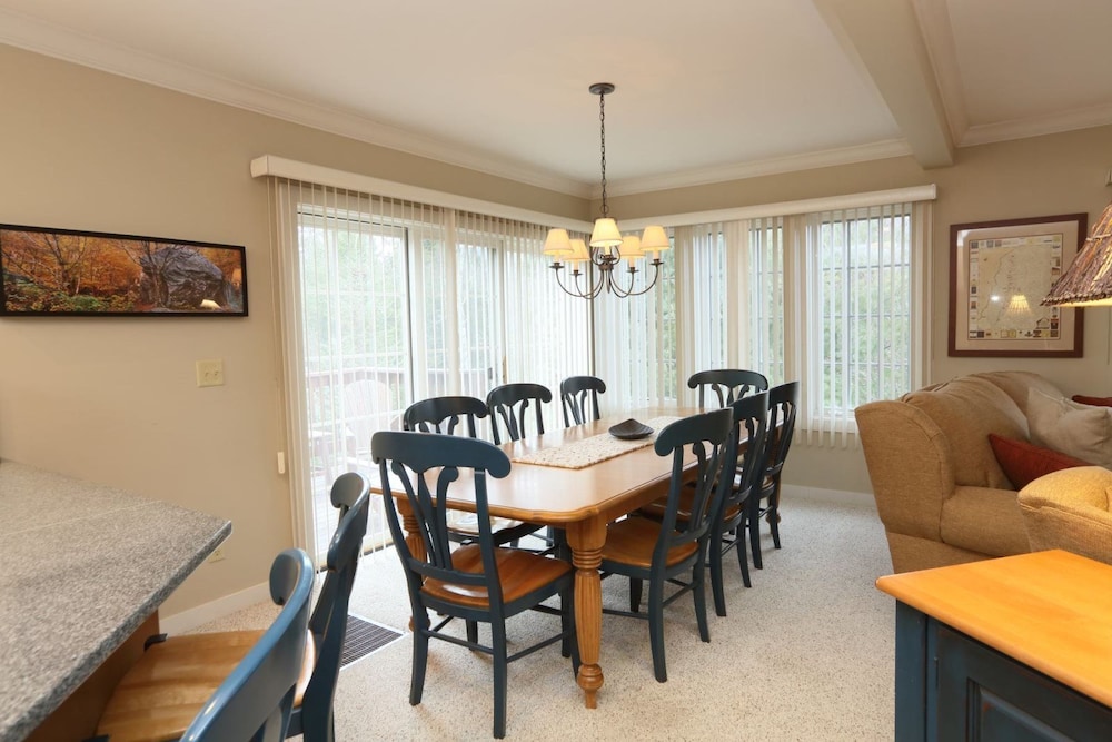 Upscale 3BR Topnotch Overlook - photo 10