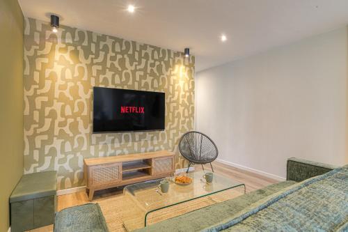 L ‘Elegant Travelhome 50m de la Gare in Villefranche-Sur-Saone, France