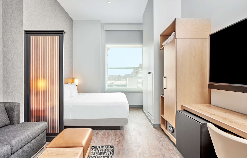 Hyatt Place Chicago Medical University District - photo 13