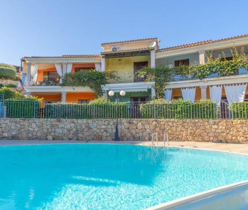 Casa Cala Sardegna Budoni Residence con Piscina — 4-Star Luxury Hotel in Budoni, Italy
