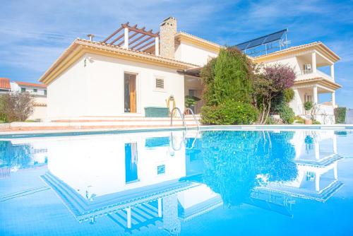 Villa Alegre — 4-Star Luxury Hotel in Seixal, Portugal