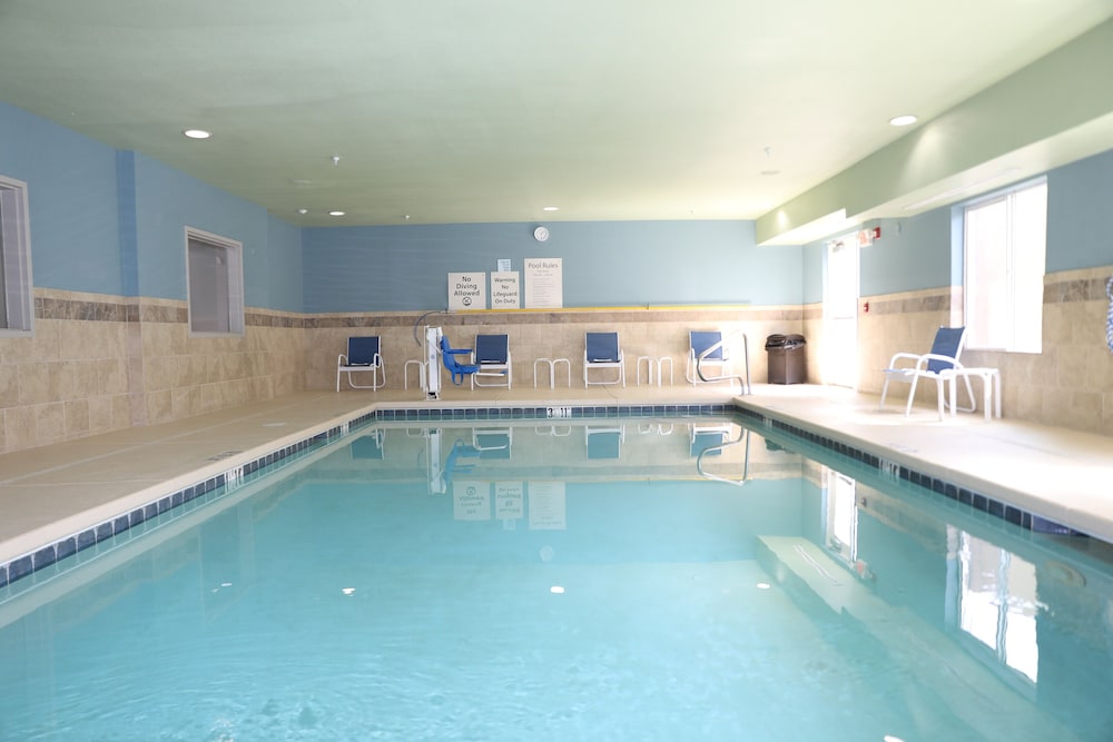 Holiday Inn Express Hotel & Suites Albuquerque Airport by IHG - photo 13