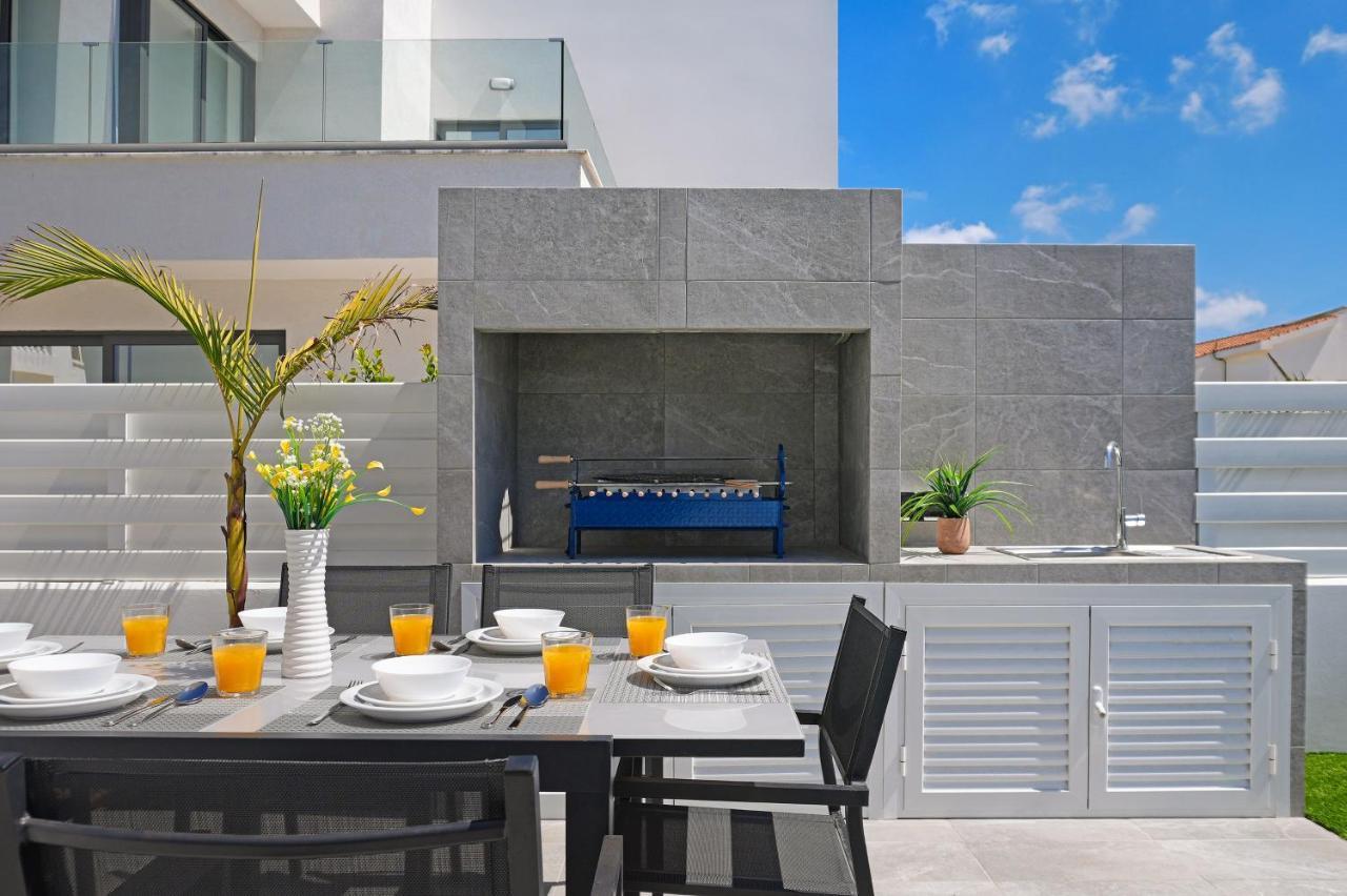 Villa Flora 3Bed all En suite with Private Pool