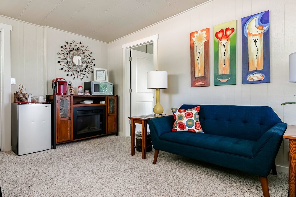 Boise Hillside Suites - photo 32