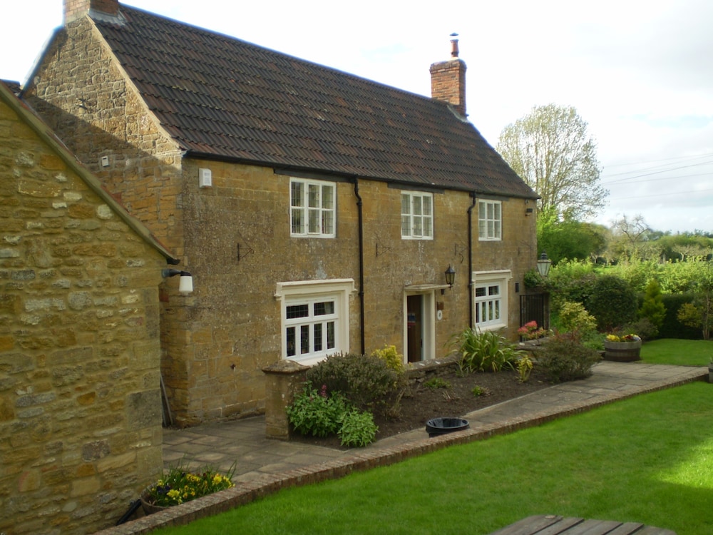 The Crown And Victoria Inn in Yeovil, United Kingdom