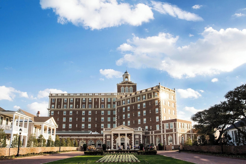 The Historic Cavalier Hotel and Beach Club Autograph Collection in Virginia Beach, United States
