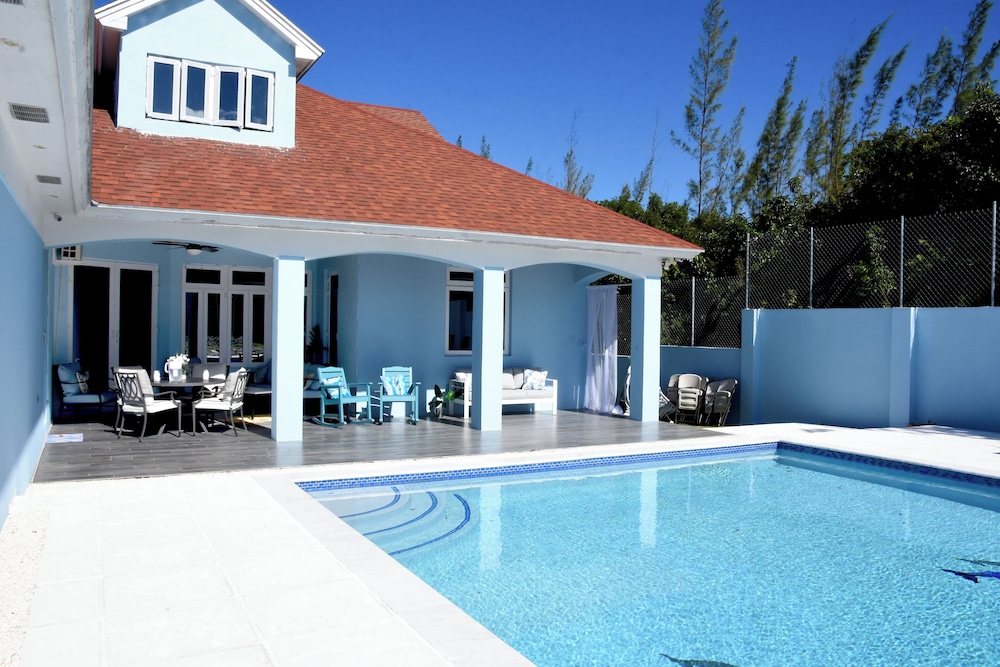 Glory of Eden in Nassau, Bahamas