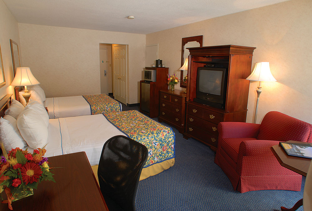 Point Plaza Suites at City Center - photo 12