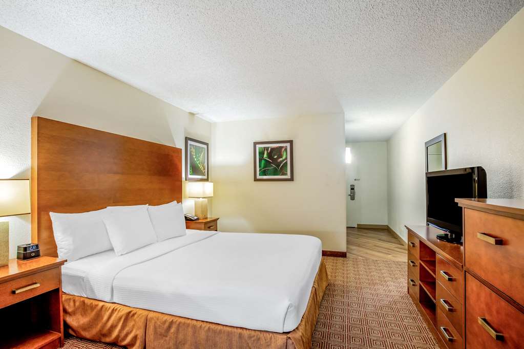 La Quinta Inn & Suites by Wyndham Danbury - photo 35
