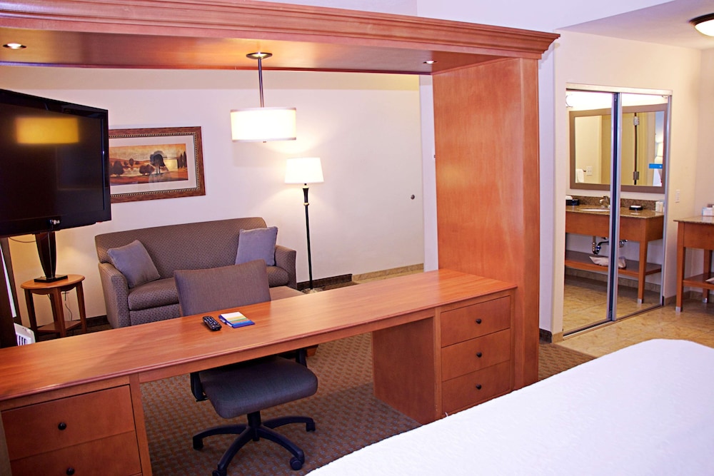 Hampton Inn Sidney NE - photo 23