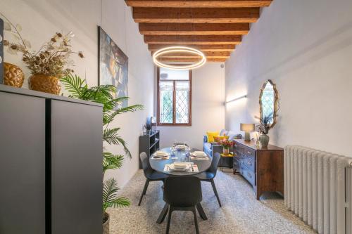 Duomo5 Flat Vicenza Centro Storico — 4-Star Luxury Hotel in Vicenza, Italy