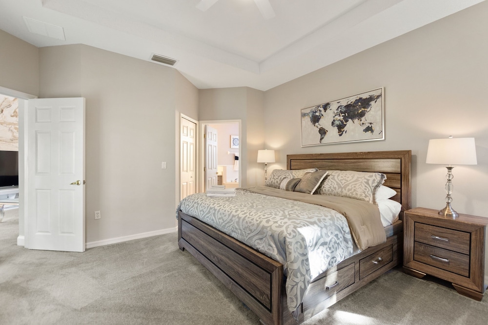 Gold Rest @ Calabay Parc Tower Lake By Shine 412 4 Bedroom Villa - photo 8
