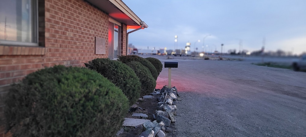 Tops Motel - photo 18