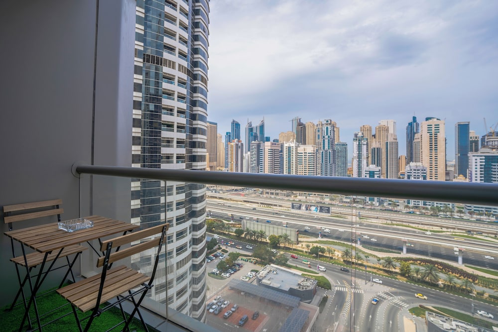 HiGuests Vacation Homes MAG 214 Dubai — 4-Star Luxury Hotel in Dubai, United Arab Emirates