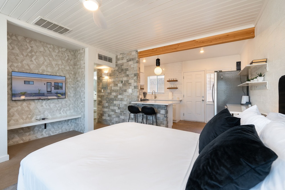 Ash & Ko Boutique Lodging - photo 8