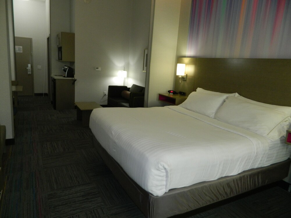 Holiday Inn Express & Suites Shippensburg by IHG - photo 11