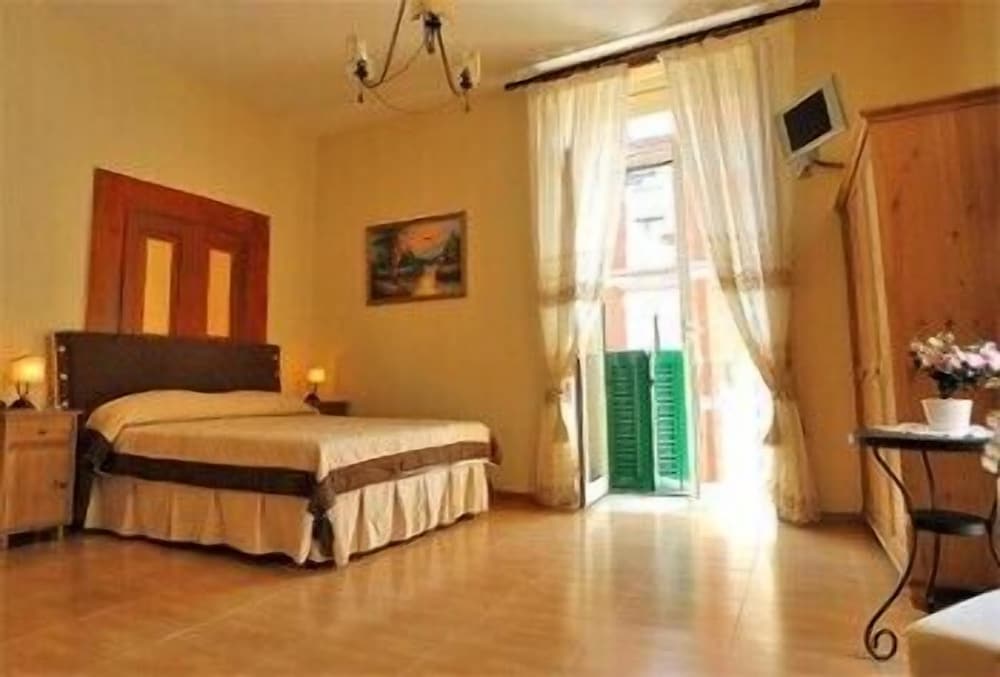 Domus Gemi - last minute hotel in Naples