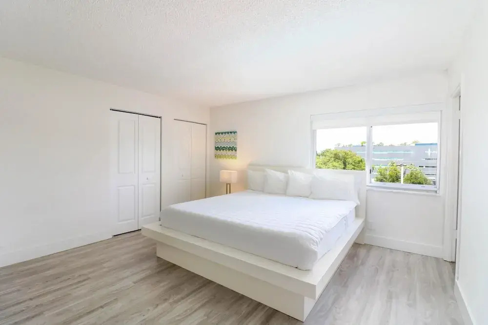 Spacious Apartment with Marina Views — 4-Star Luxury Hotel in Miami, United States