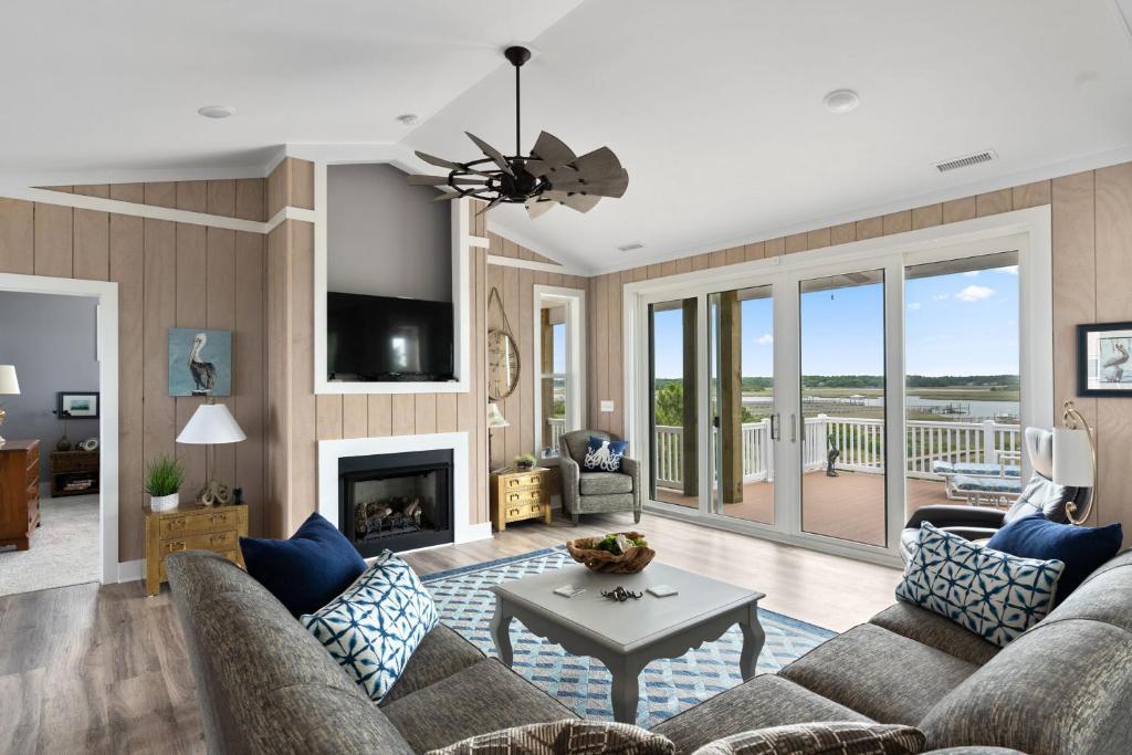 Kings Lynn Inn by Oak Island Accommodations - photo 3