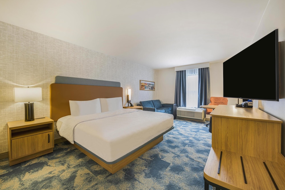 Hampton Inn Huntsville Arsenal South Pkway - photo 18