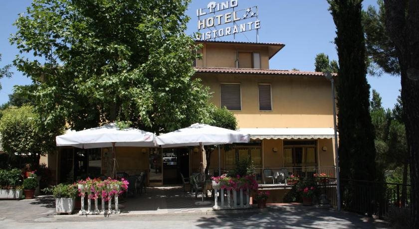 Hotel Ristorante Il Pino in Chiusi, Italy