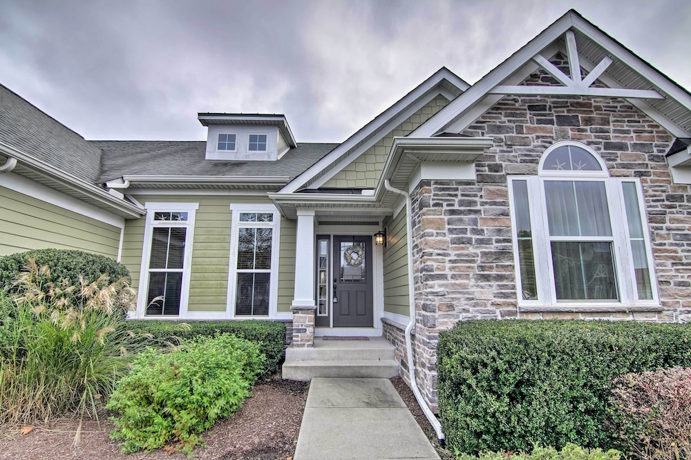 Great for Groups: Bayside Resort Home w Patio - photo 12