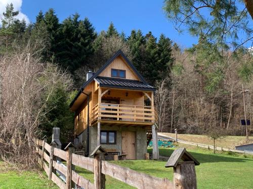 Domek pod smrekami - carbon neutral hotel in Ropa
