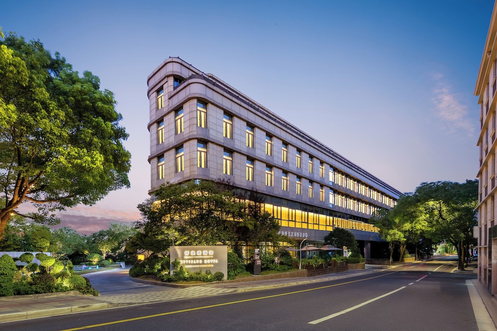 Shanghai Hongqiao Heyitang Hotel — 4-Star Luxury Hotel in Shanghai, People's Republic of China